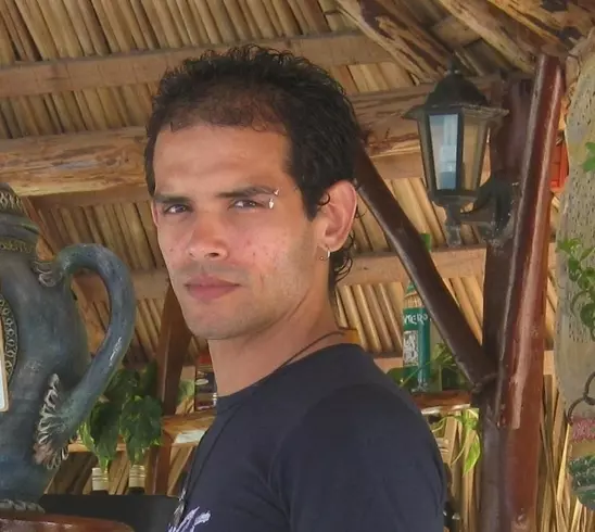 Chico de 35 busca chica para hacer pareja en Santa clara, Cuba
