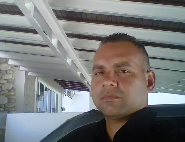 Hombre de 44 busca mujer para hacer pareja en Caracas, Venezuela