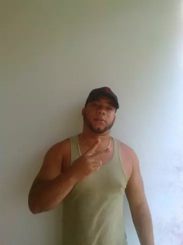 Chico de 35 busca chica para hacer pareja en Holguin, Cuba
