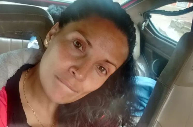 Mujer de 45 busca hombre para hacer pareja en Bogotá, Colombia