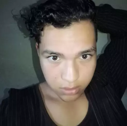 Chico de 24 busca chica para hacer pareja en Tegucigalpa, Honduras