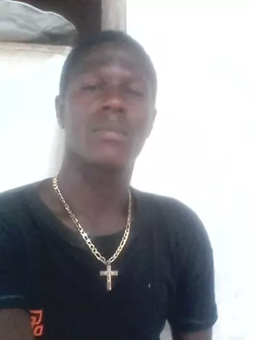 Chico de 32 busca chica para hacer pareja en Guédiawaye, Senegal