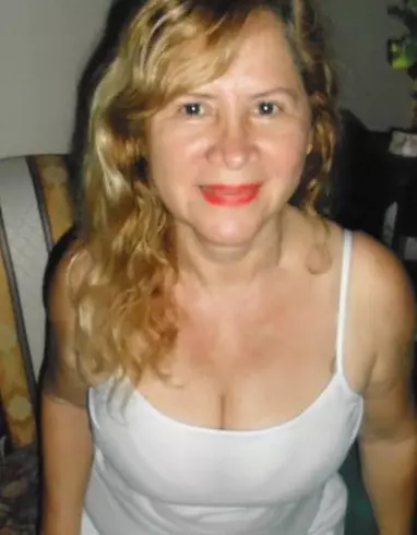 Mujer de 61 busca hombre para hacer pareja en Caracas, Venezuela