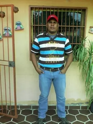 Hombre de 37 busca mujer para hacer pareja en Acarigua, Venezuela
