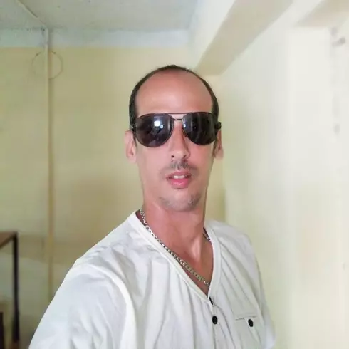 Hombre de 43 busca mujer para hacer pareja en Santa clara, Cuba