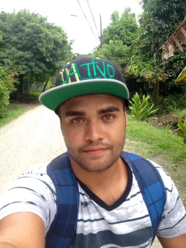 Chico de 30 busca chica para hacer pareja en Puntarenas, Costa Rica