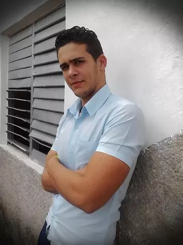 Chico de 24 busca chica para hacer pareja en La Habana, Cuba
