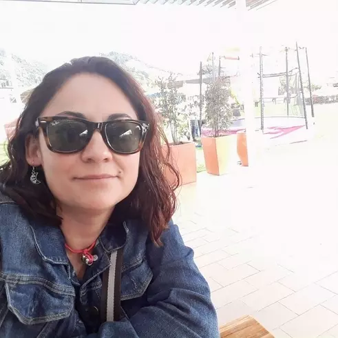 Mujer de 43 busca hombre para hacer pareja en BOGOTA, Colombia