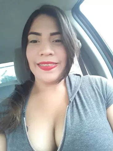 Chica de 26 busca chico para hacer pareja en Venezuela