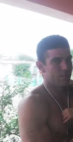 Hombre de 40 busca mujer para hacer pareja en Habana, Cuba