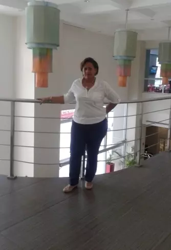 Mujer de 60 busca hombre para hacer pareja en Panamá