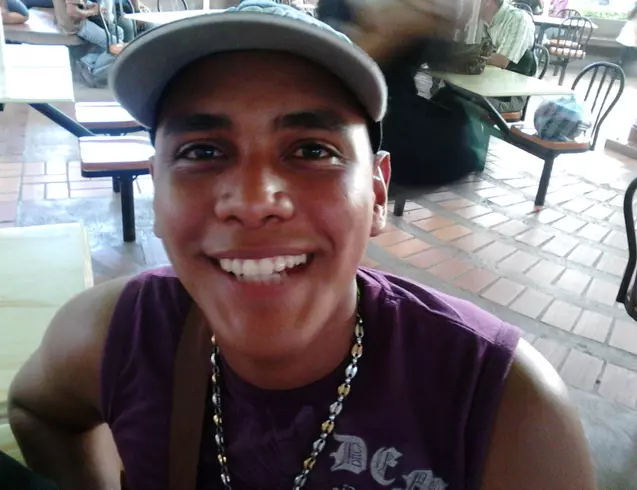 Hombre de 37 busca mujer para hacer pareja en Caracas, Venezuela