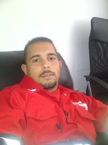 Hombre de 44 busca mujer para hacer pareja en Barcelona, Venezuela