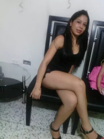 Chica de 33 busca chico para hacer pareja en Barranquilla, Colombia