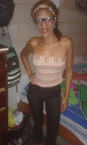 Chica de 29 busca chico para hacer pareja en Valencia, Venezuela