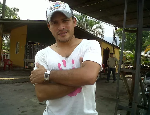 Hombre de 36 busca mujer para hacer pareja en Villavo, Colombia
