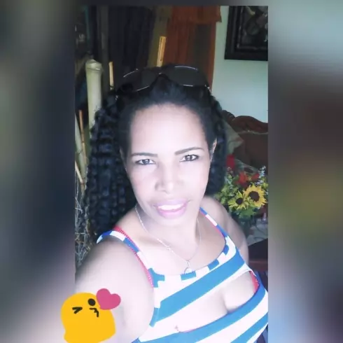 Mujer de 48 busca hombre para hacer pareja en capital, República Dominicana