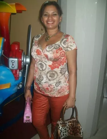Mujer de 54 busca hombre para hacer pareja en Puerto ordaz, Venezuela
