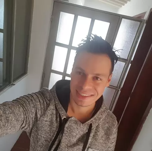 Hombre de 41 busca mujer para hacer pareja en BOGOTA, Colombia