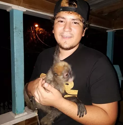 Chico de 30 busca chica para hacer pareja en Roatan, Honduras