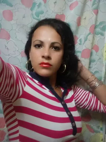 Chica de 26 busca chico para hacer pareja en Camaguey, Cuba