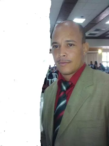 Hombre de 48 busca mujer para hacer pareja en Santo Domingo, República Dominicana