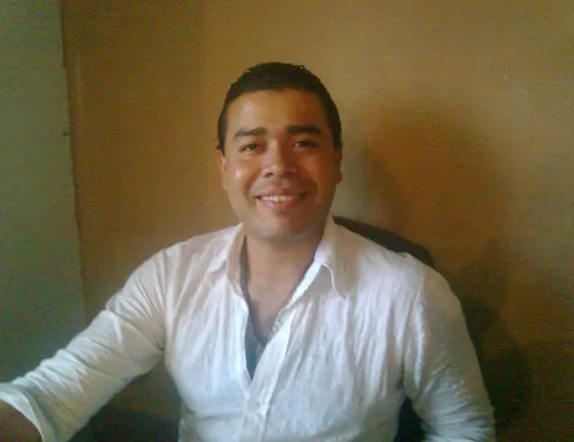 Hombre de 44 busca mujer para hacer pareja en Zapote, Costa Rica