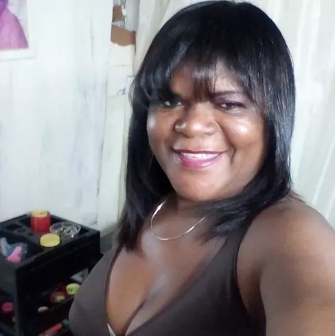 Mujer de 59 busca hombre para hacer pareja en República Dominicana