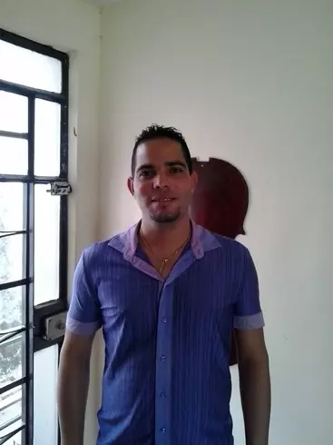 Chico de 35 busca chica para hacer pareja en La Habana, Cuba