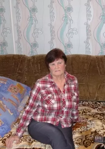 Mujer de 75 busca hombre para hacer pareja en Chelyabinsk, Rusia