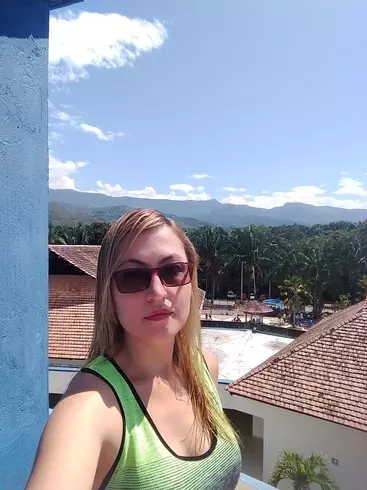 Mujer de 40 busca hombre para hacer pareja en Bogotá, Colombia