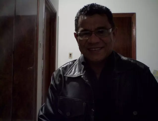 Hombre de 61 busca mujer para hacer pareja en Barcelona, Venezuela