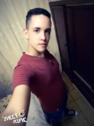 Chico de 24 busca chica para hacer pareja en Holguín, Cuba
