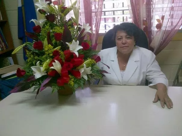 Mujer de 64 busca hombre para hacer pareja en Honduras