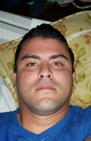 Hombre de 44 busca mujer para hacer pareja en San José, Costa Rica