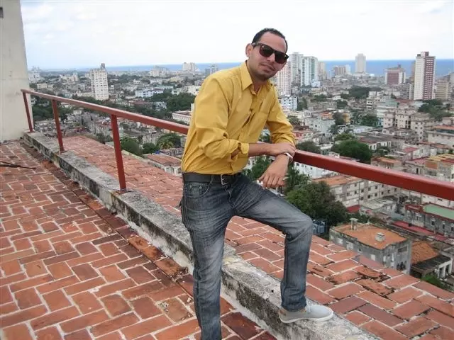 Chico de 35 busca chica para hacer pareja en La Habana, Cuba