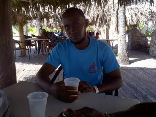 Hombre de 54 busca mujer para hacer pareja en Santo Domingo, República Dominicana