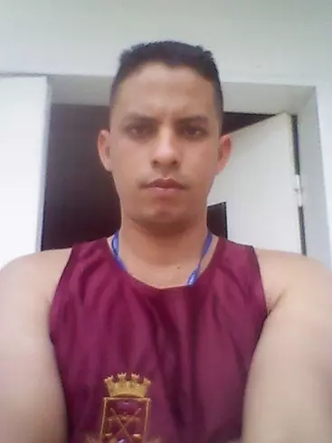 Hombre de 36 busca mujer para hacer pareja en VALENCIA, Venezuela