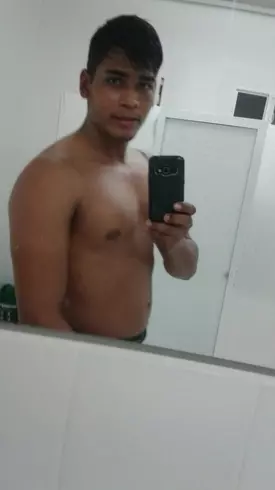 Chico de 31 busca chica para hacer pareja en Medellin, Colombia