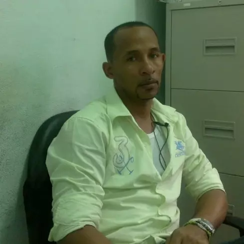 Hombre de 50 busca mujer para hacer pareja en Habana, Cuba