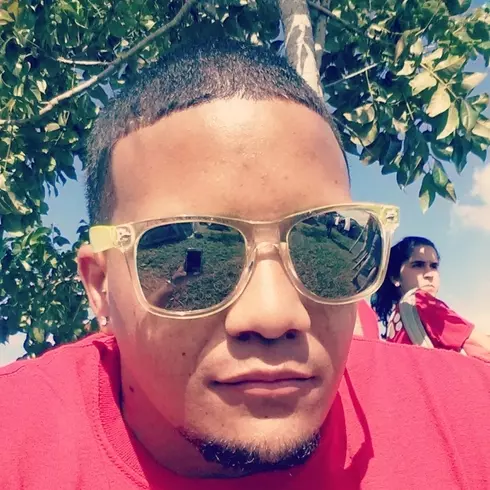 Chico de 34 busca chica para hacer pareja en río Grande, Puerto Rico