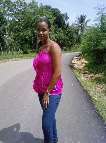 Chica de 30 busca chico para hacer pareja en San Pedro de macorix, República Dominicana