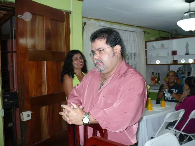 Hombre de 60 busca mujer para hacer pareja en Heredia, Costa Rica