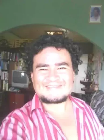 Hombre de 46 busca mujer para hacer pareja en Guatemala