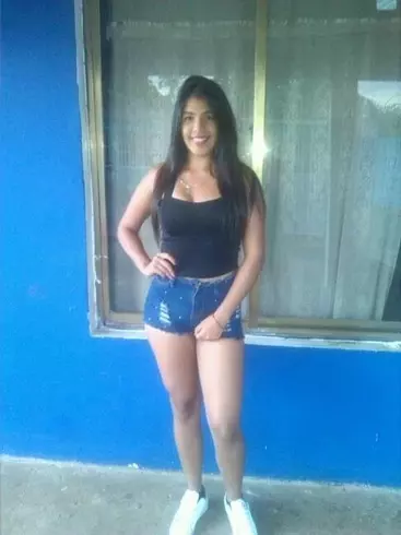 Chica de 27 busca chico para hacer pareja en Caracas, Venezuela