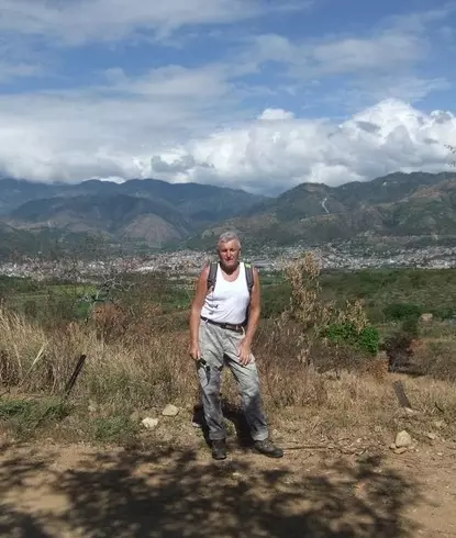 Hombre de 71 busca mujer para hacer pareja en Matal , Jama, Ecuador