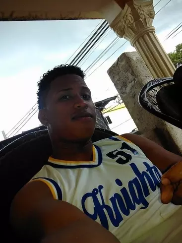 Chico de 28 busca chica para hacer pareja en Santo Domingo, República Dominicana