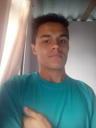 Chico de 35 busca chica para hacer pareja en Manizales, Colombia