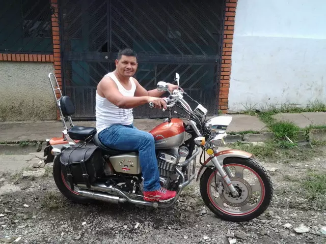 Hombre de 46 busca mujer para hacer pareja en San José, Costa Rica
