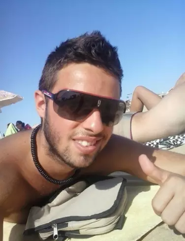 Chico de 29 busca chica para hacer pareja en Huelva, España